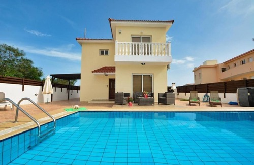 Ayia Napa Villa | Nissi Villa Crystal 4 Bedroom with Private Pool in Agia Napa