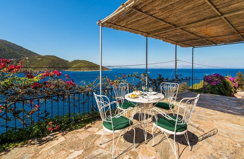 Frikes Villa | Nitsa's House - Two Bedroom Villa, Sleeps 4