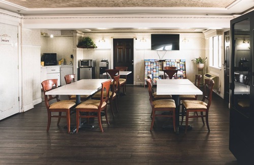 Fife Hotel | Niwas Inn