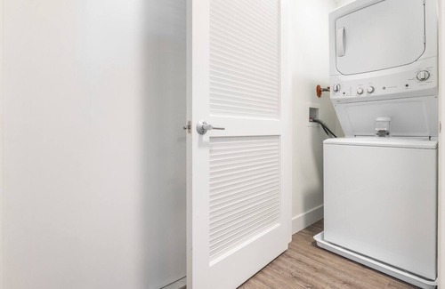 East Orange Apartment | 🔶NJ Gem, Free Parking & 20 Minutes to EWR 🔶