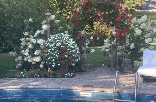 Franklin Square House | nLuxury 6100 Sqft Home close to Manhattan, Renowned Hamptons and Beachesn