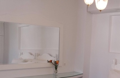 Spata-Artemida Bed & Breakfast | NN luxury room near the Athens Airport