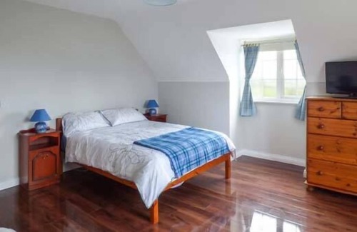 Kilcolgan Cottage | NO.1 APT, BRANDY HARBOUR COTTAGE in Ballinderreen, County Galway