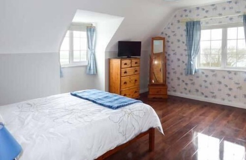 Kilcolgan Cottage | NO.1 APT, BRANDY HARBOUR COTTAGE in Ballinderreen, County Galway