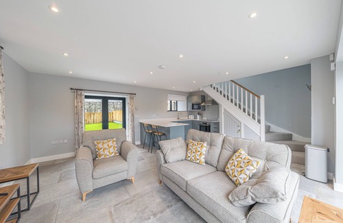 Ingleton Cottage | NO 1 THE COACH HOUSE, pet friendly in Thornton In Lonsdale