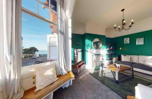 South Cliff Apartment | No.10 Seaside Apartment - 1st & 2nd Floor
