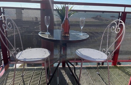 Ayr Apartment | No. 27 Ayr Beach - Coorie Doon