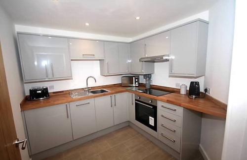 Glastonbury Apartment | No 28C St Benedict-with outside courtyard