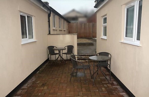 Glastonbury Apartment | No 28C St Benedict-with outside courtyard