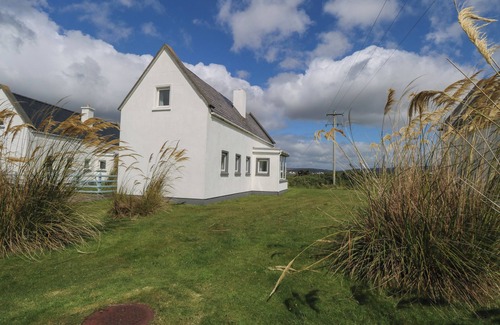 Keel Cottage | NO.3 BEACH COTTAGES, pet friendly in Keel, County Mayo