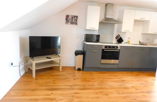 Lanark Apartment | No 7 - Modern 1 Bedroom Apartment in Lanark Town Centre