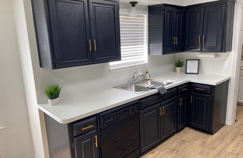 Oklahoma City House | NO Cleaning Fee - Spacious House close to lake and parks! Sleeps 10