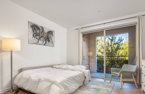 Airport Area Apartment | *No Guest service Fee* 2 bed right by Irvine Spectrum