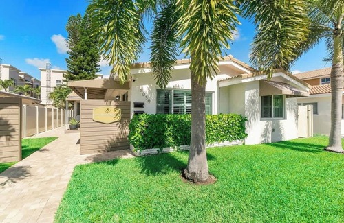 Lake Ridge Apartment | 🐾No pet fee★ TIKI HUT ⛱️ 5 mins to Beach & Las Olas