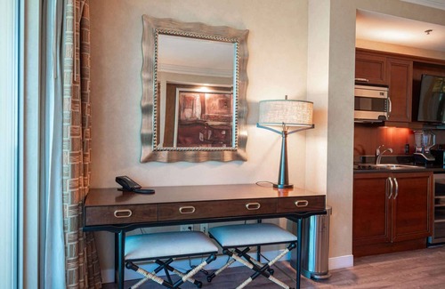 Las Vegas Condo | No Resort Fee Strip View Balcony+ Free Valet+ Pool