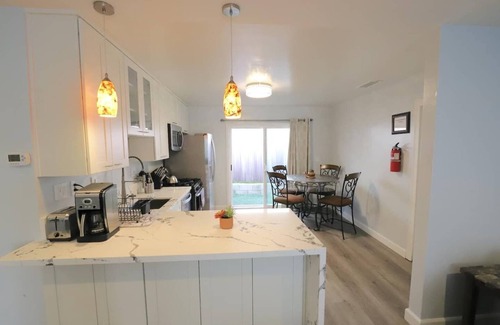 Capistrano Beach House | No Stairs! Walk 2 Ocean, FastWiFi, PoolTable, Magnolia Perch!