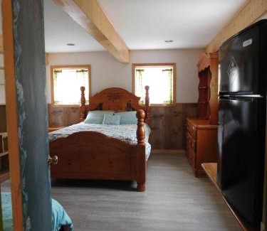 Rumford Center Bed & Breakfast | No View Farm