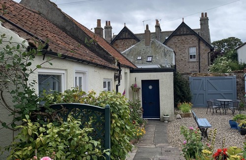Anstruther Cottage | No50 - one bedroom cottage, south facing courtyard in Crail.