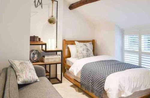Kirkby Lonsdale House | No6, Queens square