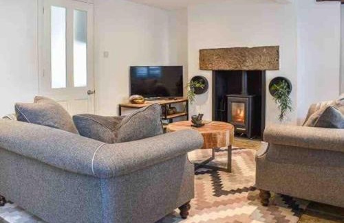 Kirkby Lonsdale House | No6, Queens square