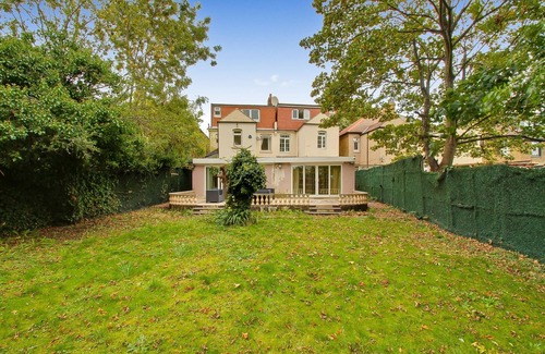 North Acton House | NOAL ROAD: 4 BEDROOM 4 BATHROOM 2 SITTING ROOM
