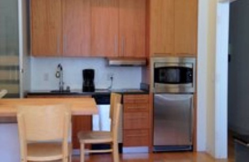 Dolores Heights Apartment | Noe Castro Sunny Modernism 2 BR