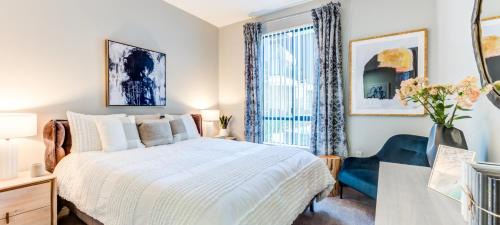 NoHo Arts District Apartment | Noho Haven 2 bed Apt with FREE Parking