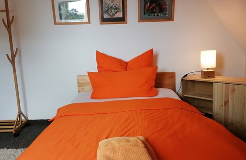 Blasewitz Apartment | Non smoking single room with garden view