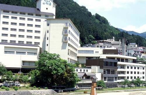 Gero Onsen Hotel | Nonsmoking room Twin bedroom View of the cit/Gero Gifu
