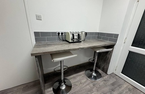 Harborne House | NOORMAK NIGHTSnYour home away from home π nContractors and family friendly