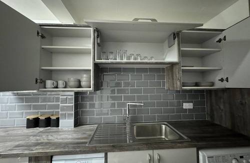 Harborne House | NOORMAK NIGHTSnYour home away from home π nContractors and family friendly