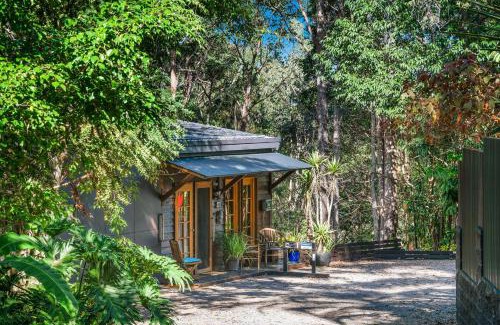 Tinbeerwah Apartment | Noosa Hinterland Retreat