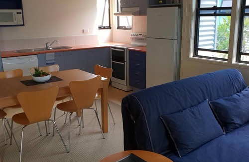 Tewantin House | Noosa Holiday Accommodation