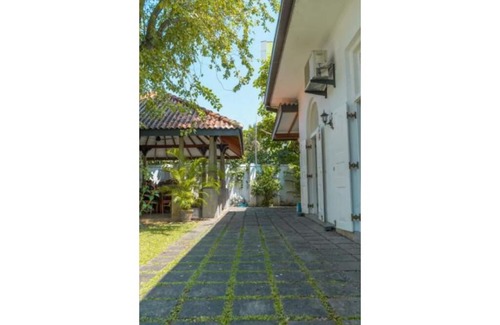 Kollupitiya House | Nora Lynn 3 Bedroom Home