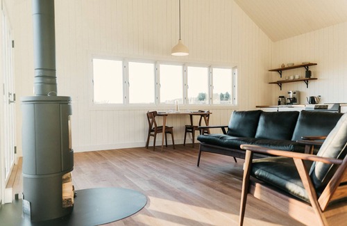Stoughton Cabin | Nordic-inspired country retreat with wood fired tub 25-minutes from Madison, WI