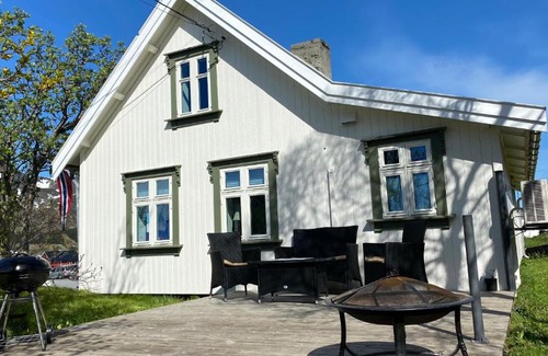 Ballstad House | Nordlandshuset "Lottebakken", Ballstad in Lofoten