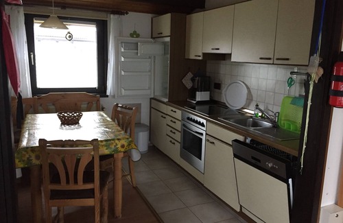 Nordseebad Burhave House | Nordseeferienhaus MÖWE Burhave - right on the dike! Pets welcome!