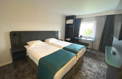Renfrew Hotel | Normandy Hotel (Near Glasgow Airport)