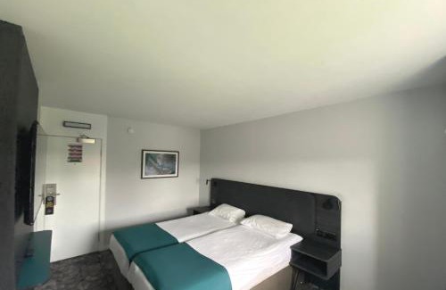 Renfrew Hotel | Normandy Hotel (Near Glasgow Airport)