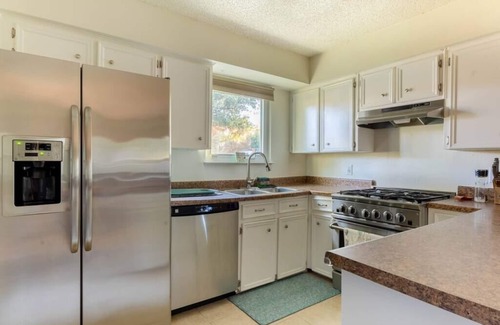 North Lamar House | North Austin Hideaway: Cozy Updated 3BR!