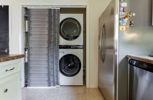 North Lamar House | North Austin Hideaway: Cozy Updated 3BR!