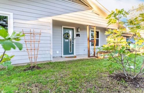 North Lamar House | North Austin Hideaway: Cozy Updated 3BR!