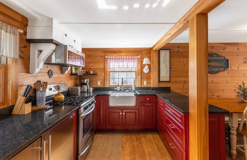 Poultney House | North Bay Sunsets and Lakeside Living Await!