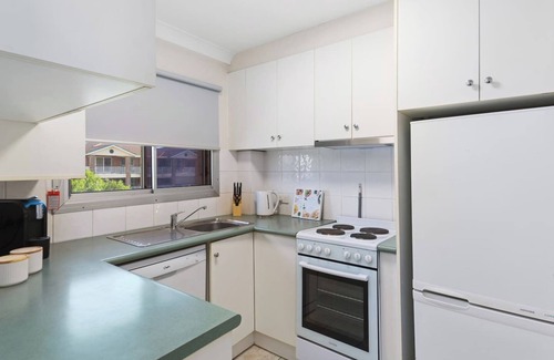 Wollongong CBD Apartment | North Beach Escape Balcony Sunrises and Ocean Walks