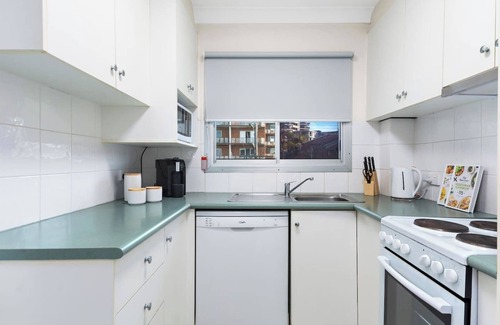 Wollongong CBD Apartment | North Beach Escape Balcony Sunrises and Ocean Walks