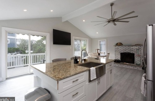 North Beach House | North Beach Oceanside Home. Only steps away from the Beach!