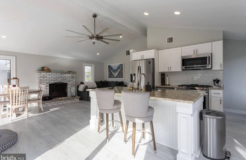 North Beach House | North Beach Oceanside Home. Only steps away from the Beach!
