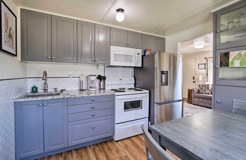 North Bend House | North Bend Home w/Cornhole Court & Putting Green