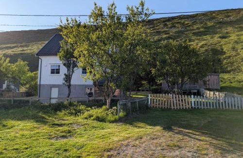 Skardsvag House | North Cape family lodge