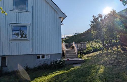 Skardsvag House | North Cape family lodge